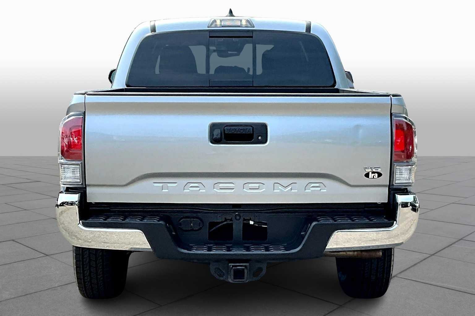 2023 Toyota Tacoma TRD photo 4