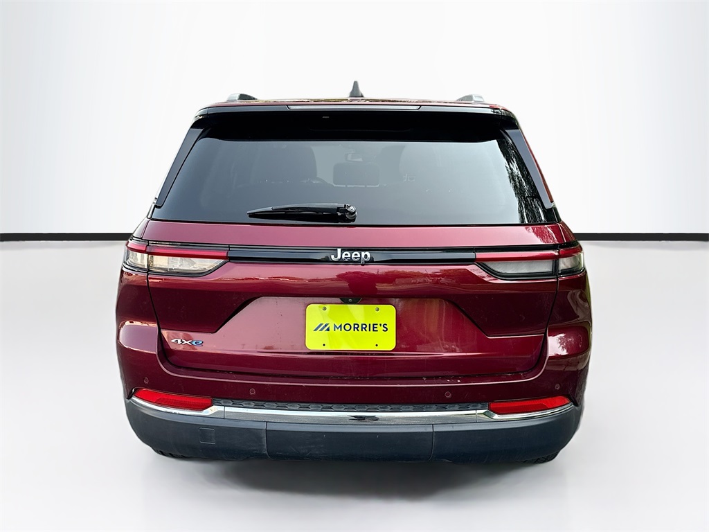 2023 Jeep Cherokee Base photo 3