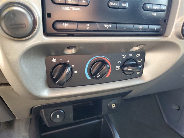2010 Ford Ranger XLT photo 18
