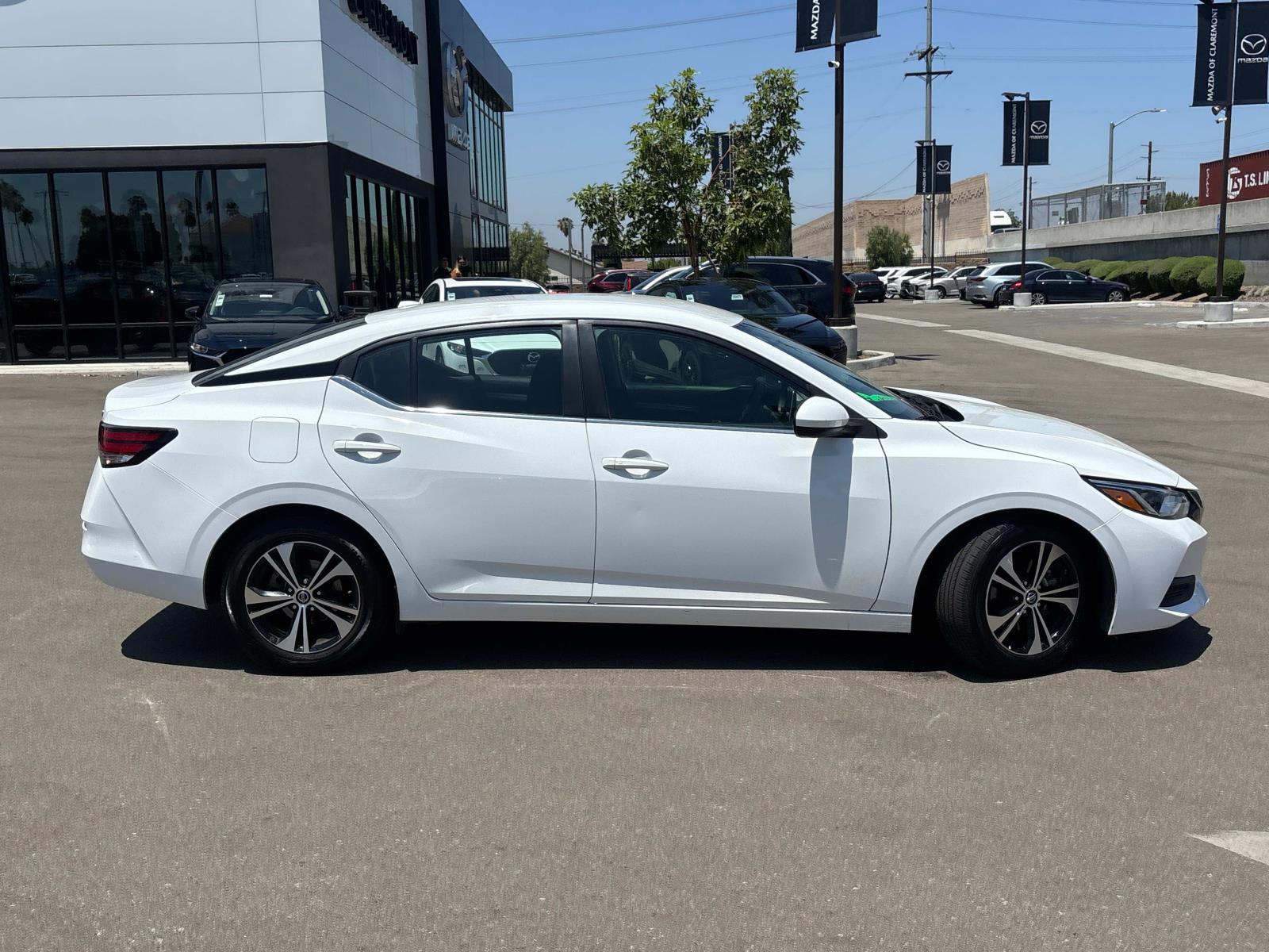 2023 Nissan Sentra SV photo 3