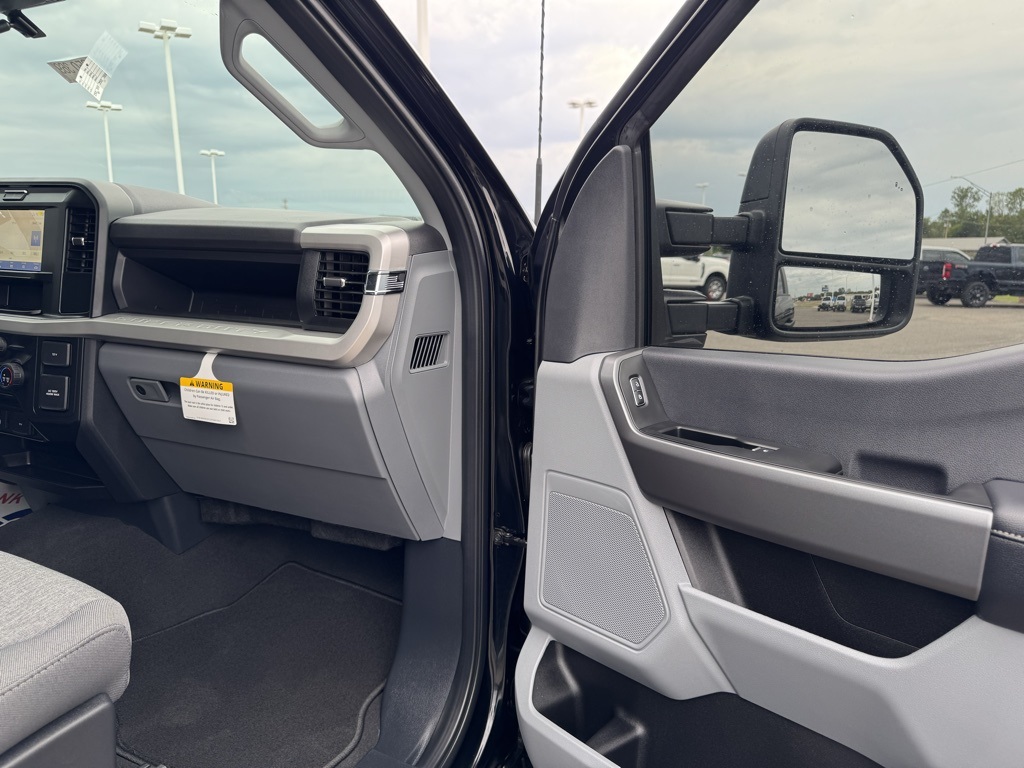 2025 Ford F-250 XL photo 17