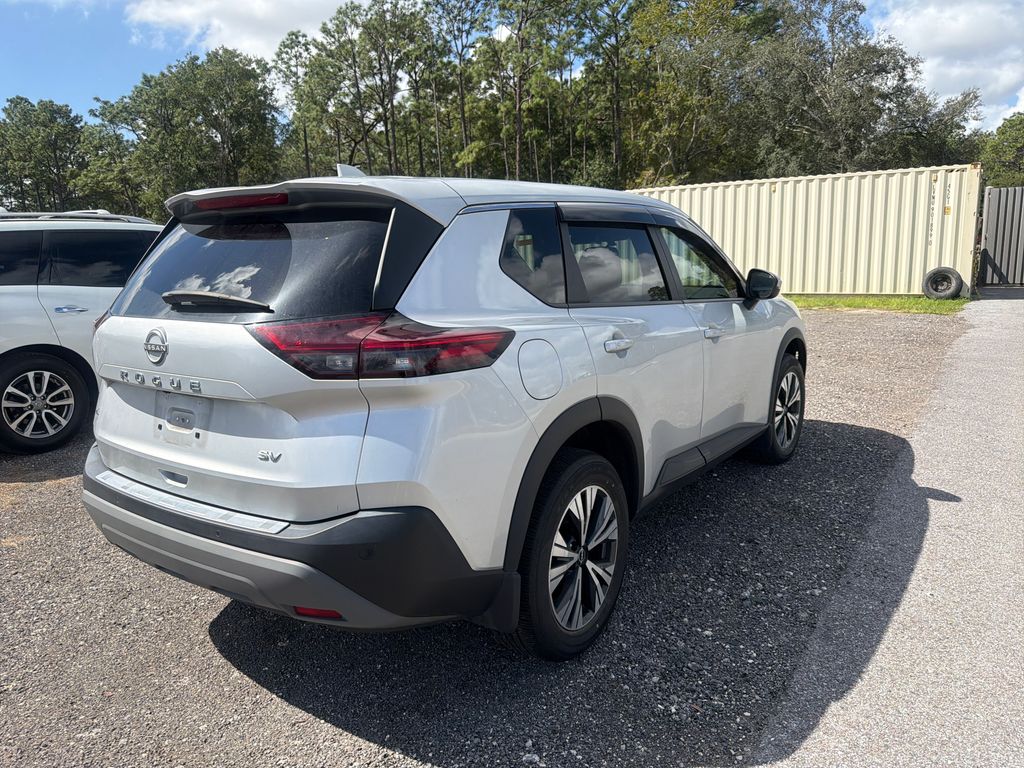 2022 Nissan Rogue SV photo 3