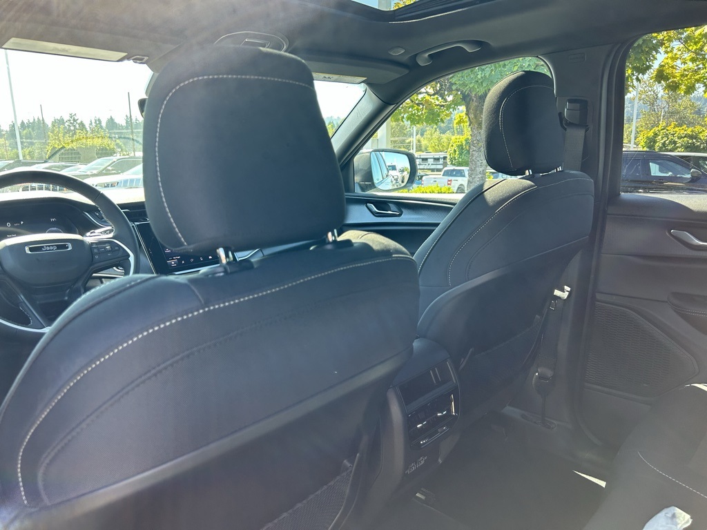 2025 Jeep Grand Cherokee Laredo X photo 23