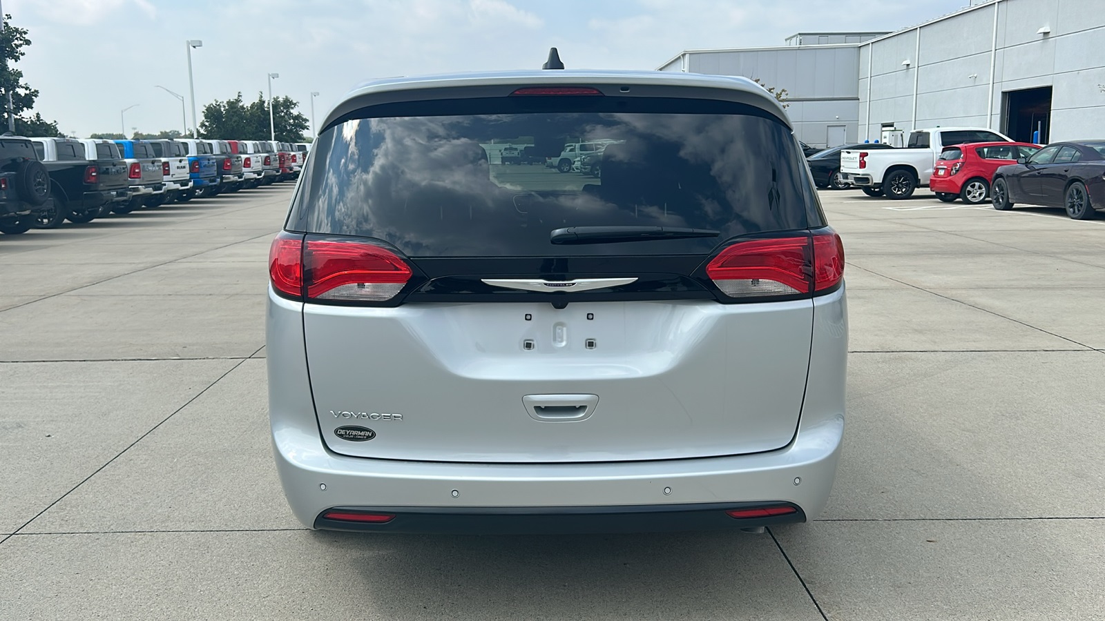 2026 Chrysler Voyager LX photo 4