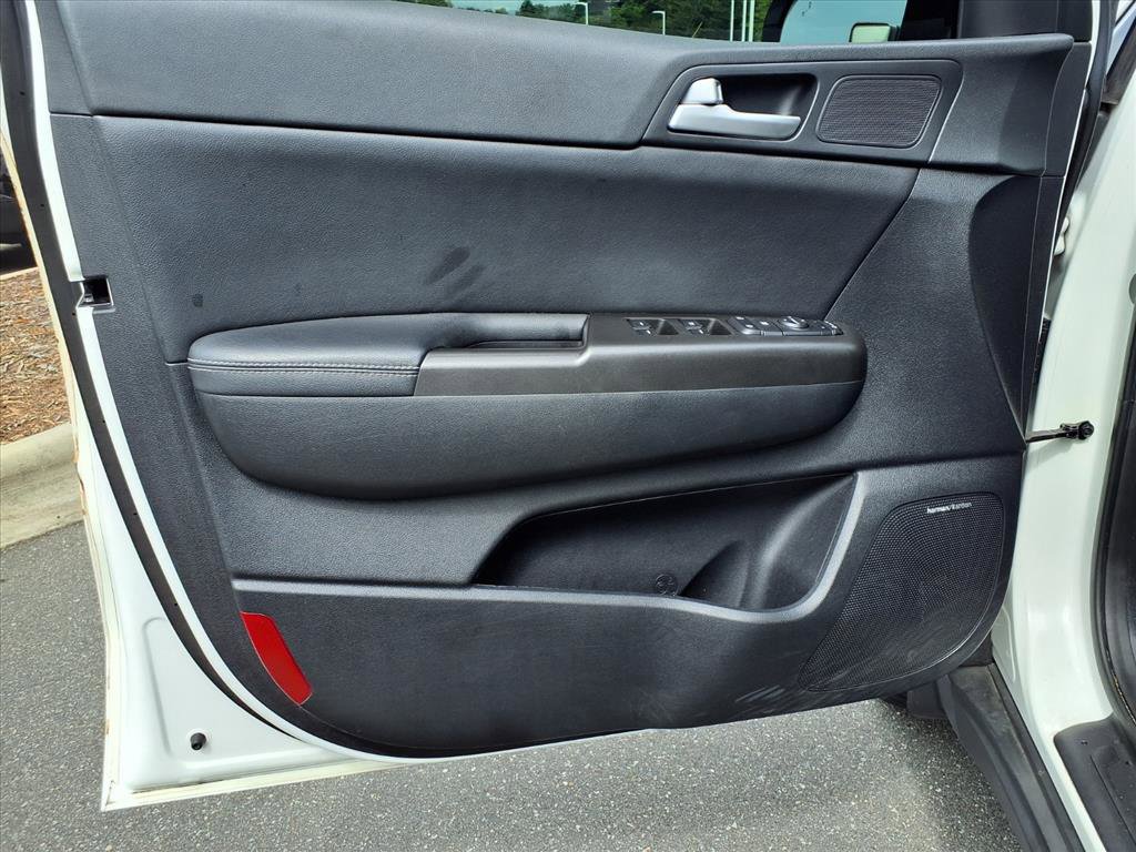 2017 Kia Sportage EX photo 3