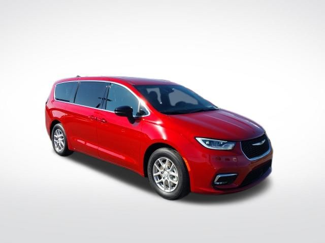 2026 Chrysler Pacifica photo 2