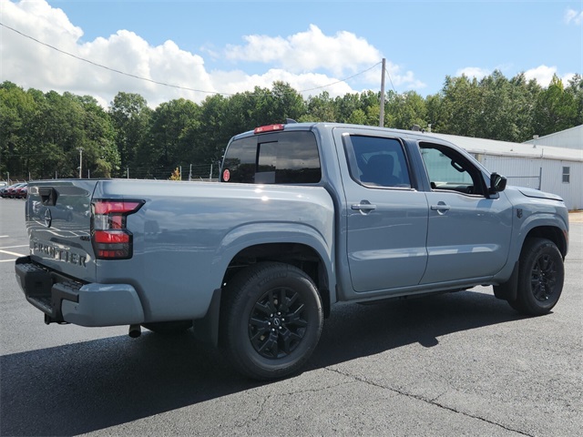 2026 Nissan Frontier Crew Cab SV photo 3