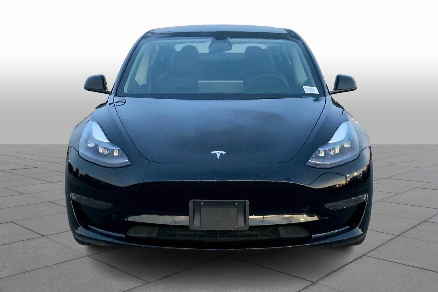 2023 Tesla Model 3 photo 3