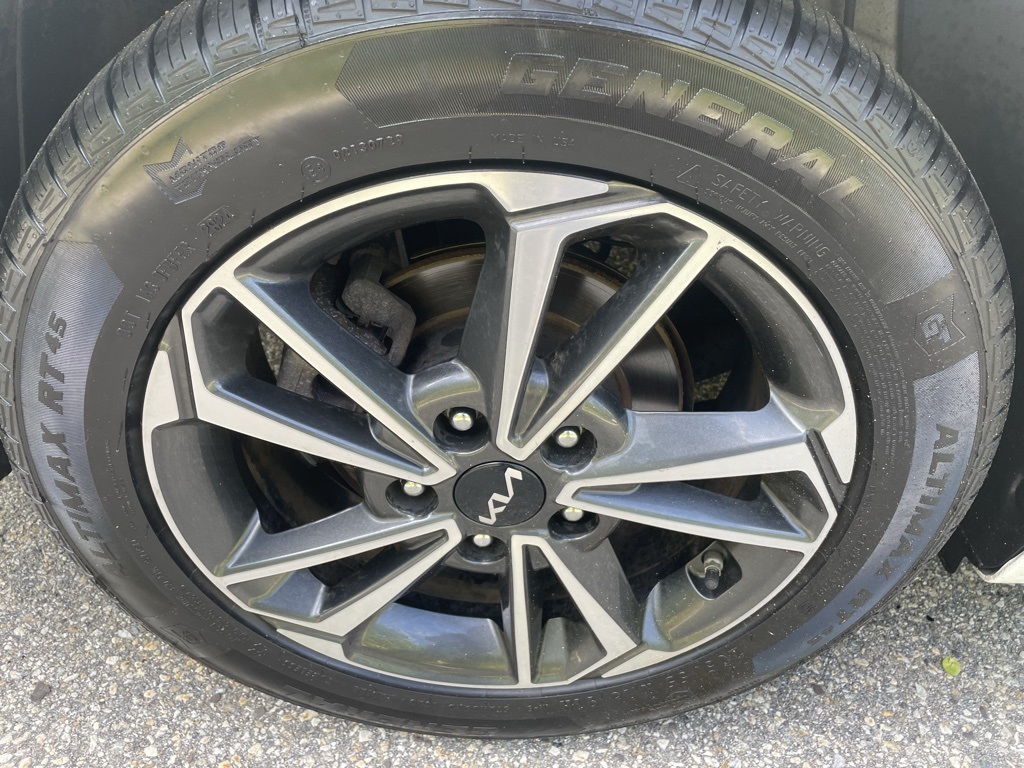 2022 Kia Forte LXS photo 4