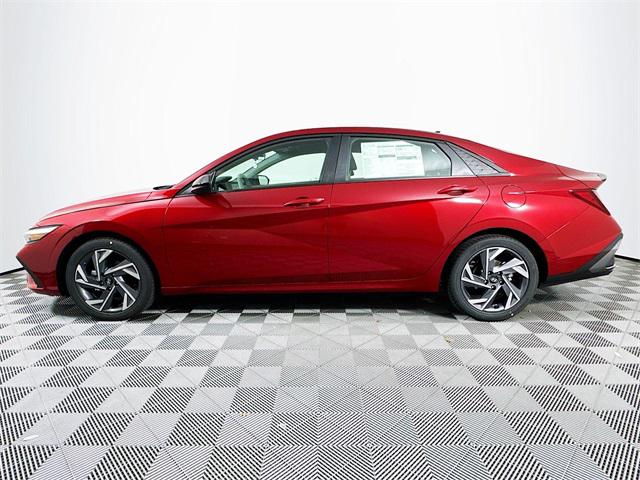 2025 Hyundai Elantra SEL Sport photo 3