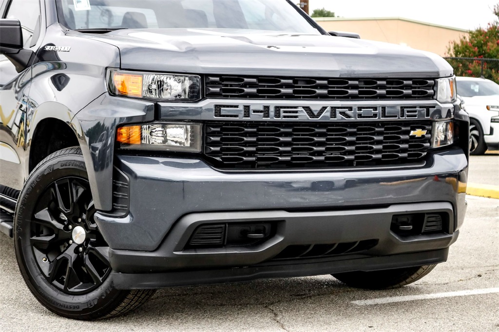 2022 Chevrolet Silverado 1500 Custom photo 2