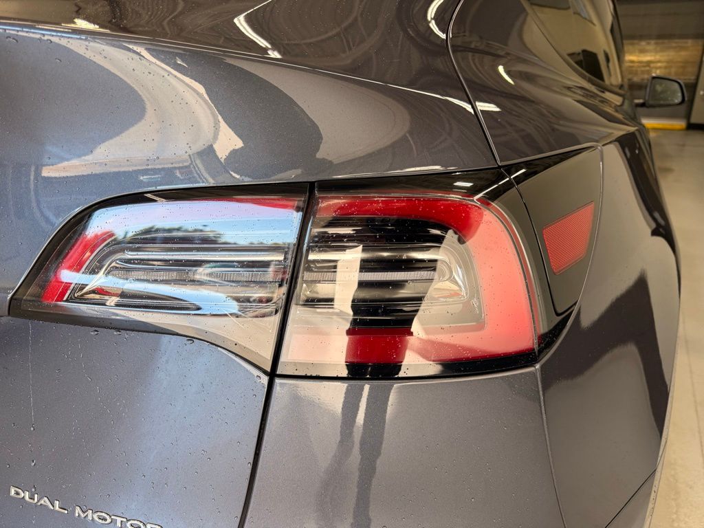 2023 Tesla Model Y Long Range photo 4