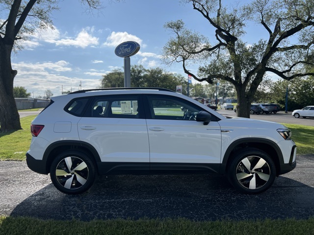 Used 2024 White Volkswagen 1.5T S image 1