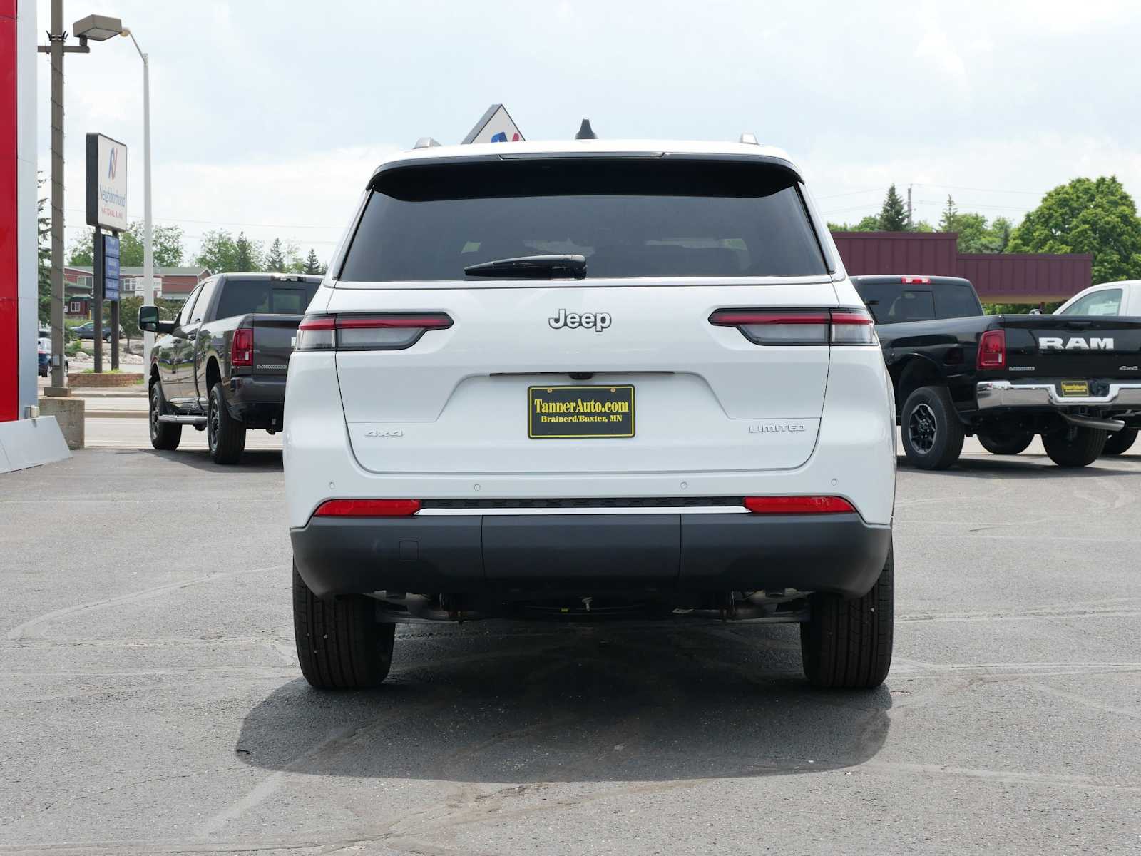 2025 Jeep Grand Cherokee Limited photo 6