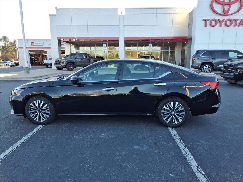 2023 Nissan Altima 2.5 SV photo 2