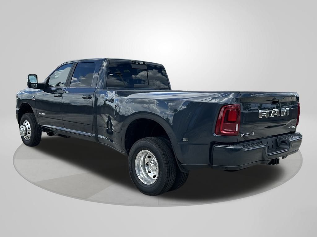 2025 Ram 3500 Laramie photo 5