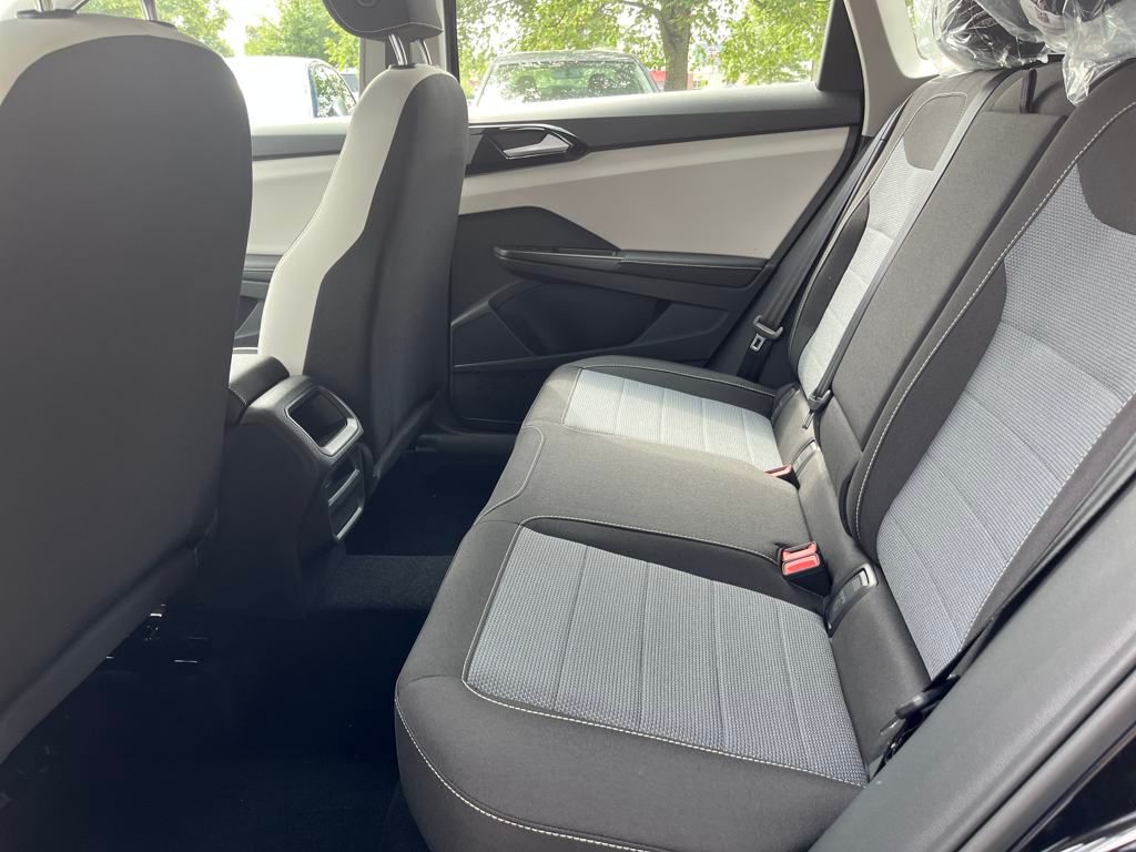 2025 Volkswagen Taos S photo 12