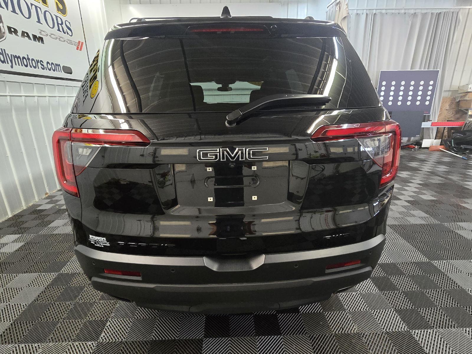 2023 Gmc Acadia SLE photo 3