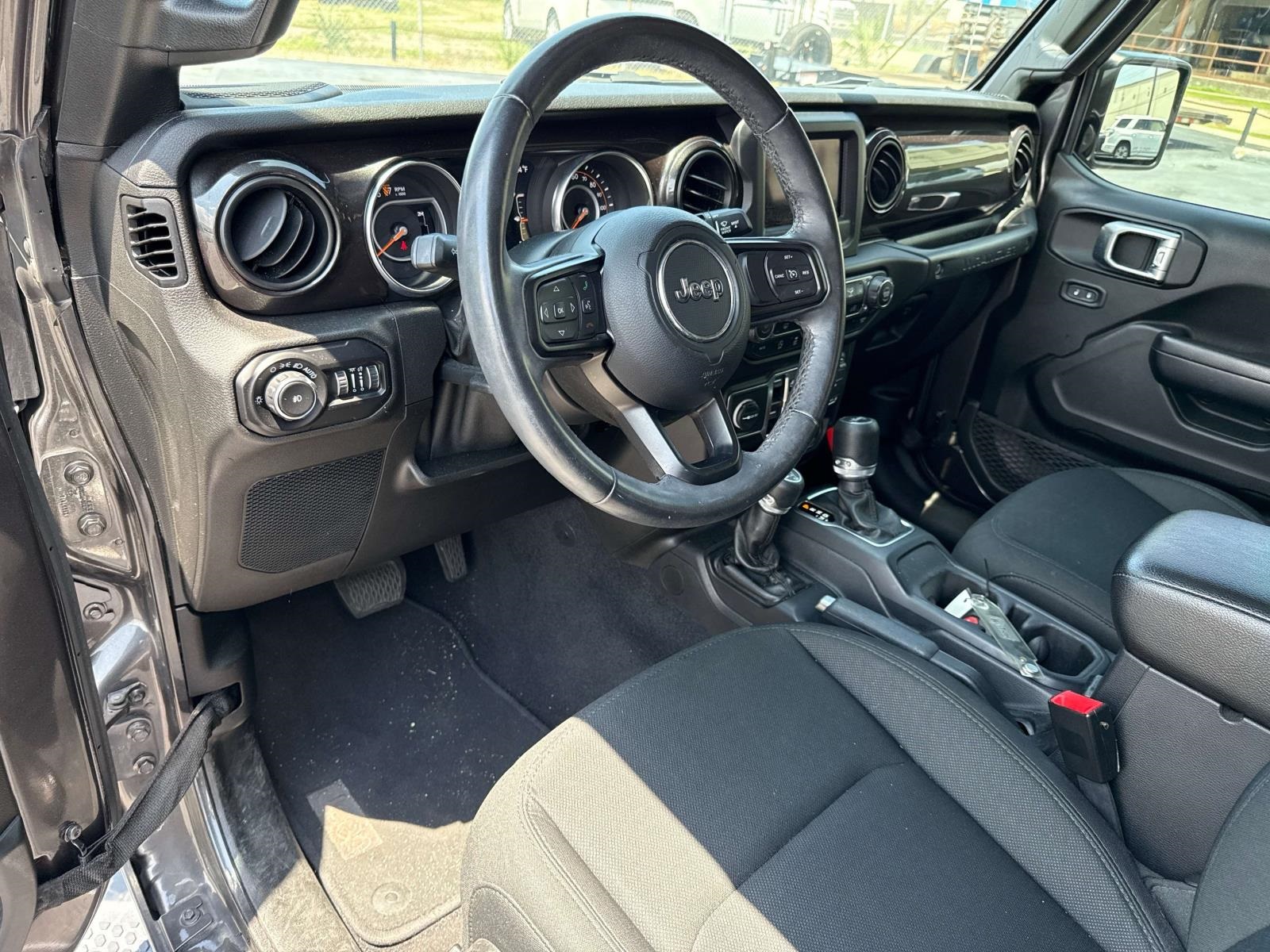 2019 Jeep Wrangler Unlimited Sport Altitude photo 19