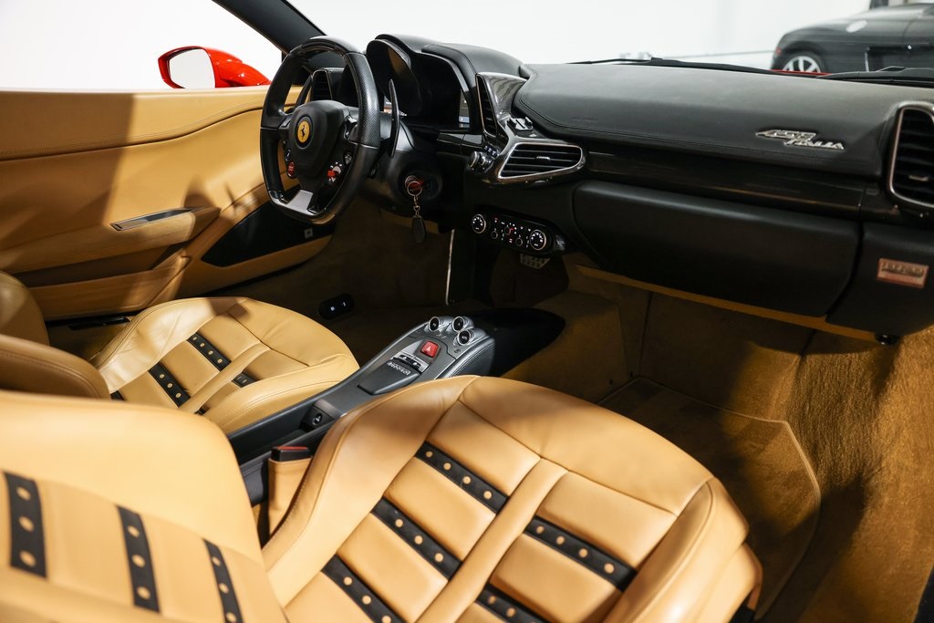 2010 Ferrari 458 Italia Base photo 17