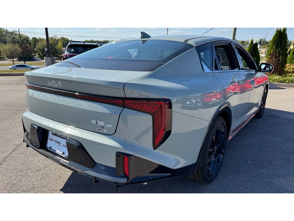 2025 Kia K4 GT-Line Turbo photo 4