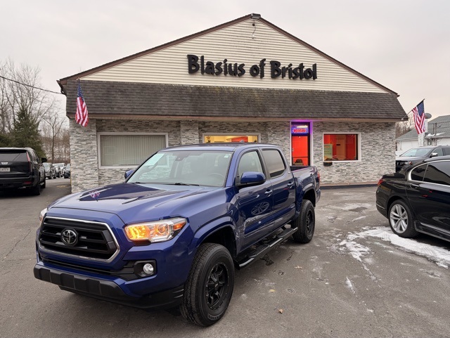 2022 Toyota Tacoma SR5's photo