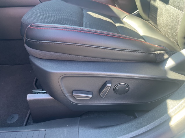 2025 Ford Escape Hybrid ST-Line Select photo 11