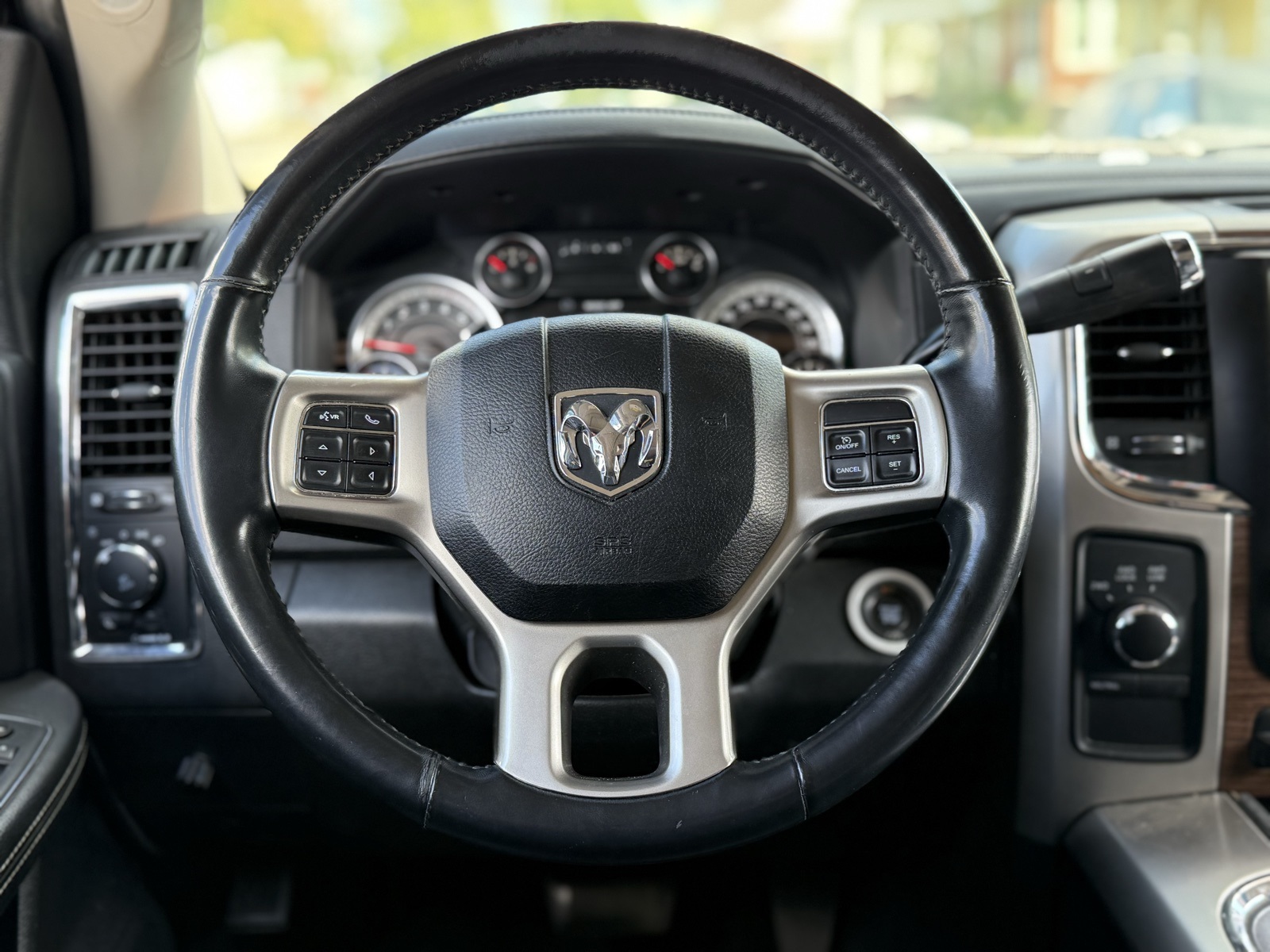 2018 Ram 2500 Laramie photo 18