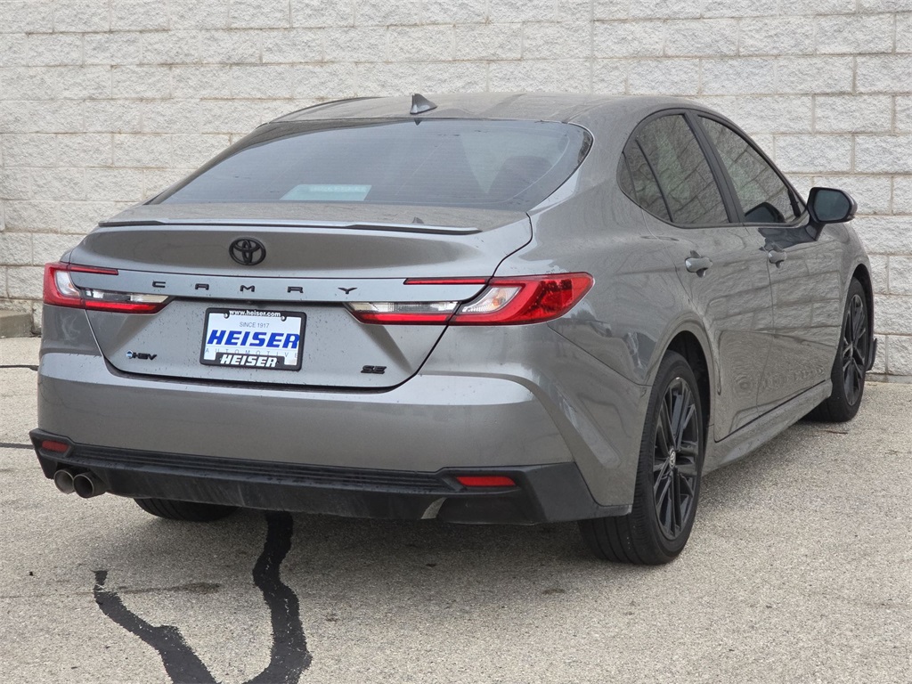 2025 Toyota Camry SE photo 13