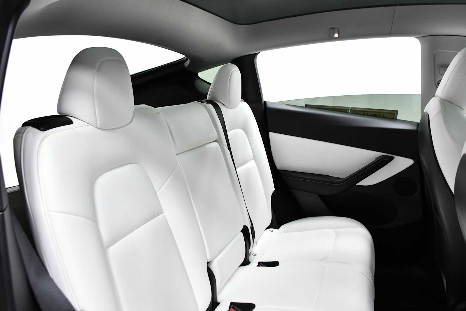 2021 Tesla Model Y Standard Range photo 15