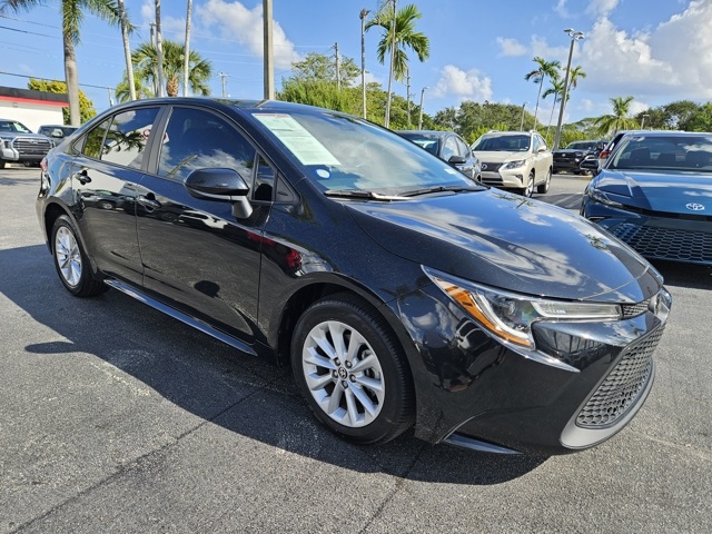 2022 Toyota Corolla LE photo 2