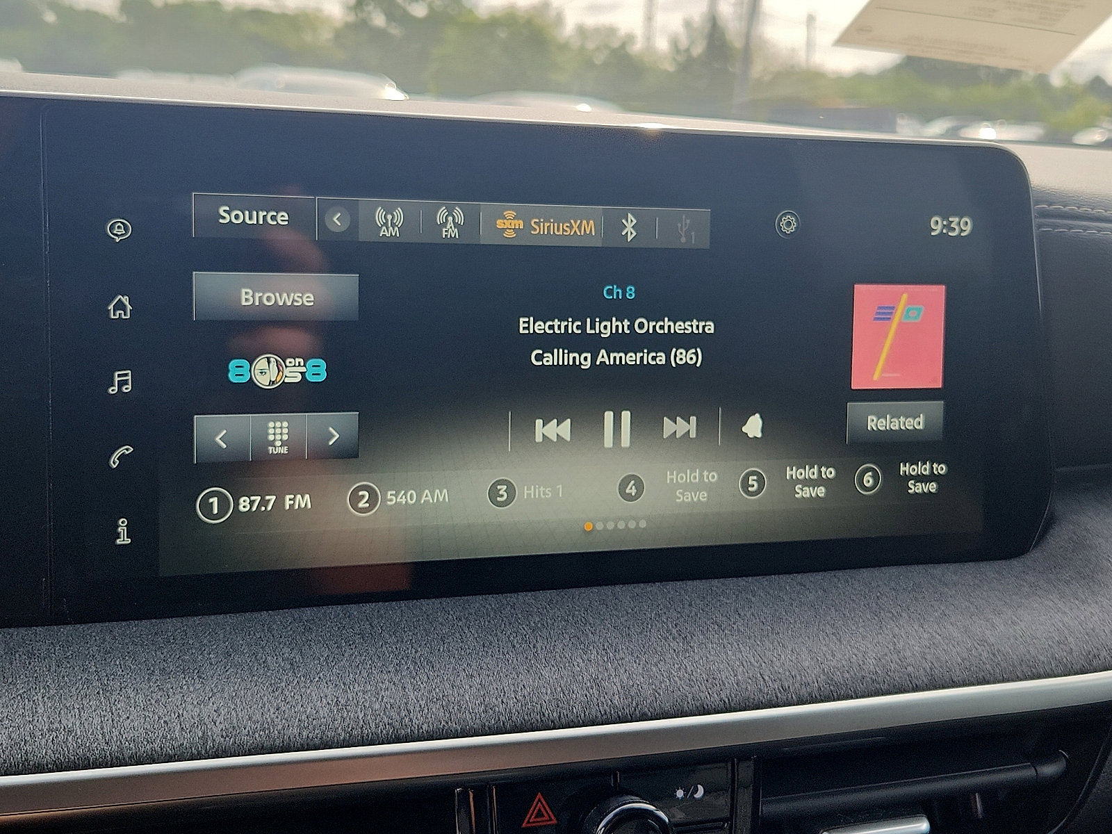 2025 Nissan Kicks SV photo 8