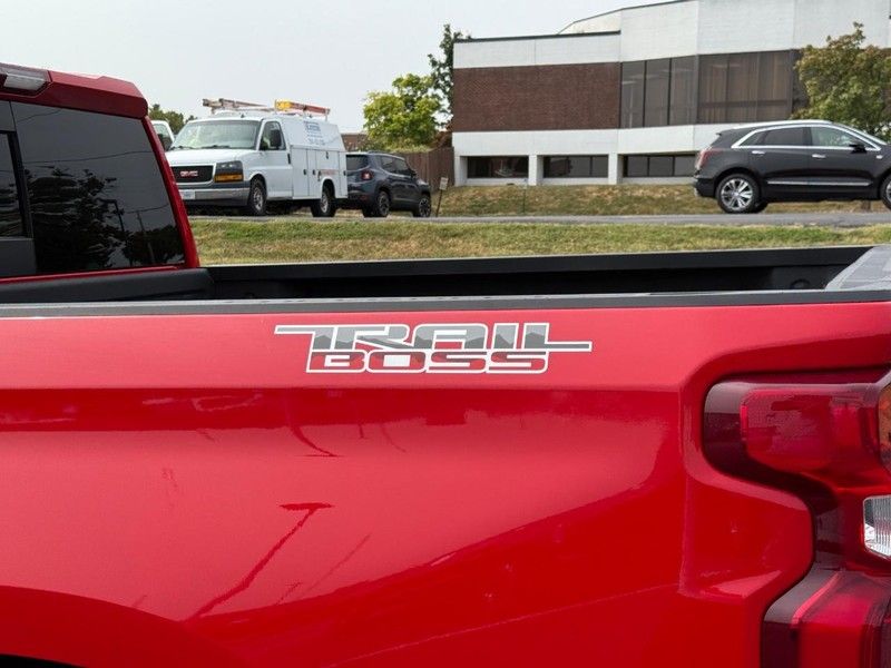 2022 Chevrolet Silverado 1500 LT Trail Boss photo 7