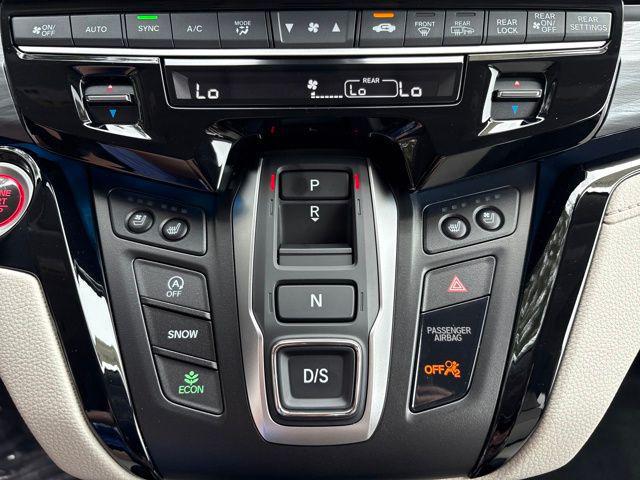 2026 Honda Odyssey Elite photo 15
