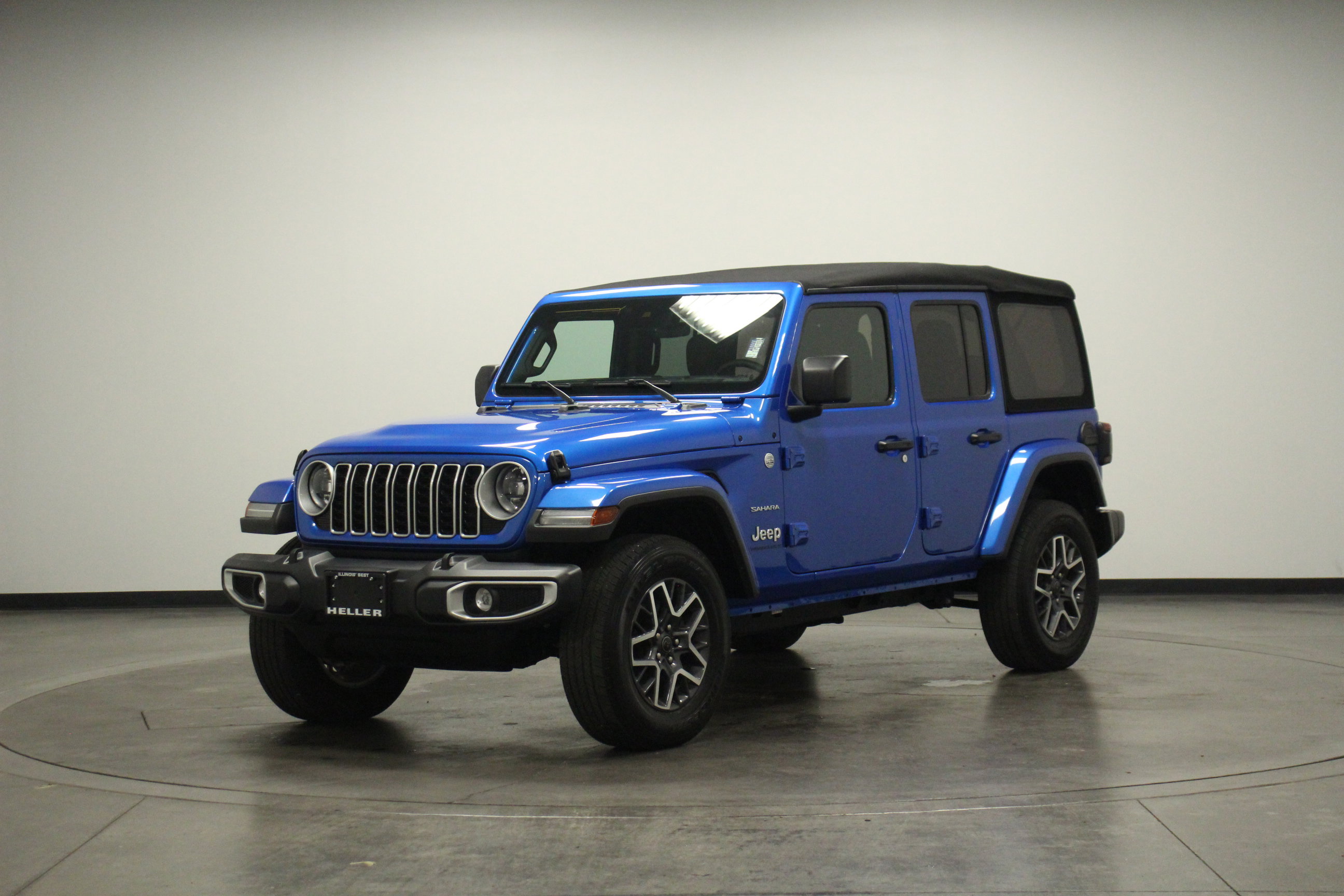 2024 Jeep Wrangler Sahara photo 3