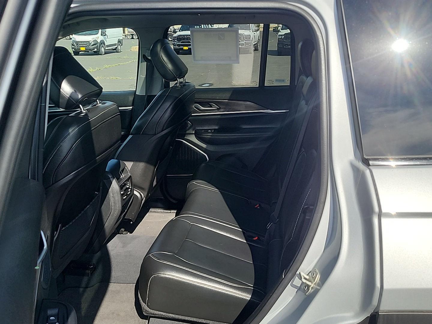 2023 Jeep Cherokee 4xe photo 16