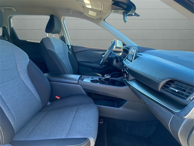 2023 Nissan Rogue SV photo 14