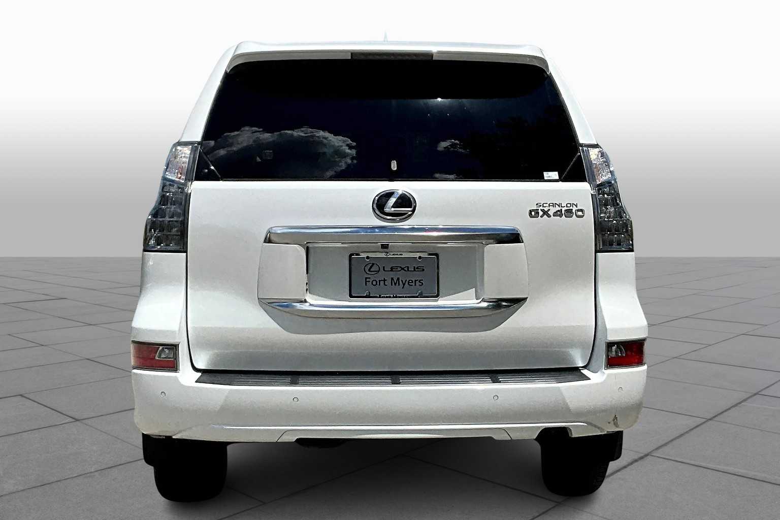 2023 Lexus GX 460 Premium photo 3