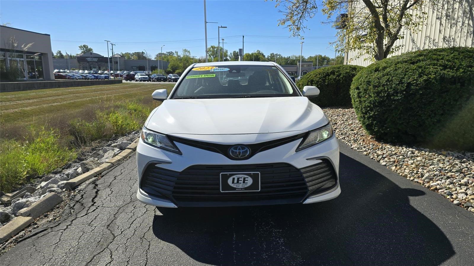 2023 Toyota Camry LE photo 2