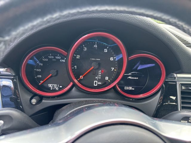 2017 Porsche Macan Base photo 4