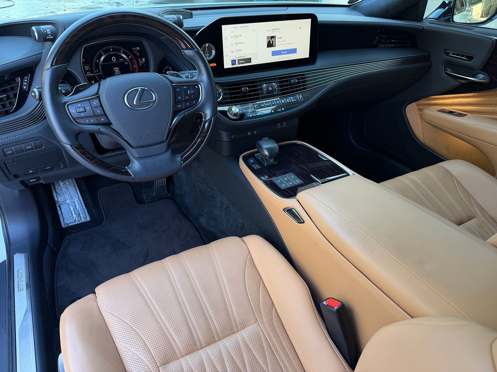 2023 Lexus LS 500 photo 2