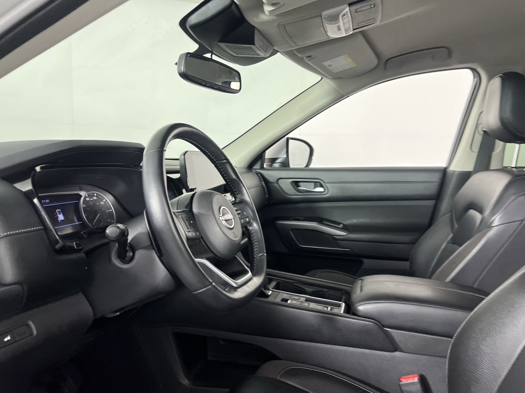 2022 Nissan Pathfinder SL photo 16