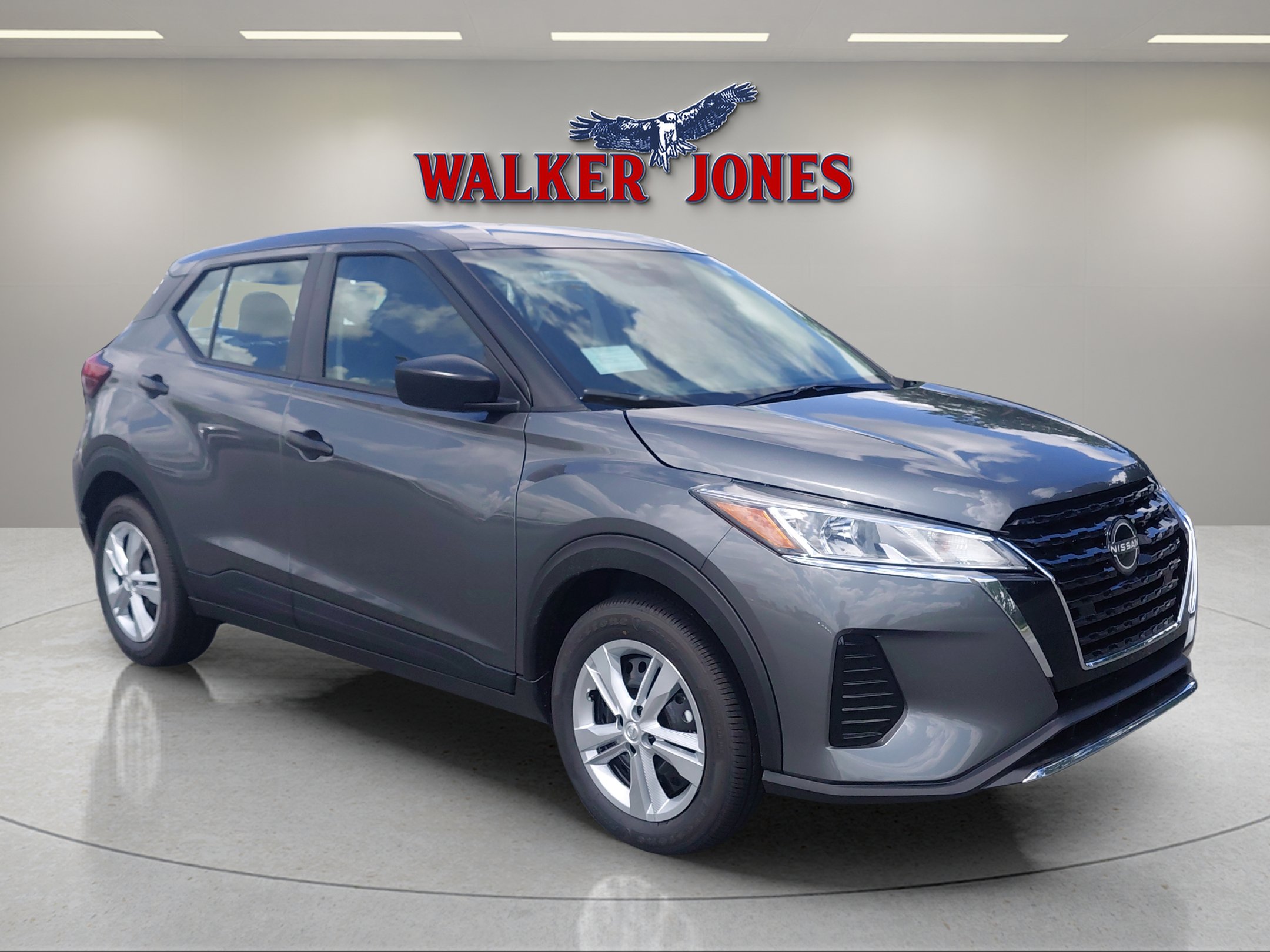 2025 Nissan KICKS PLAY Base's photo