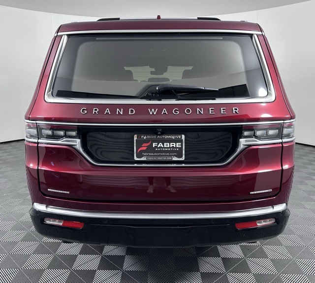 2023 Jeep Grand Wagoneer III photo 3