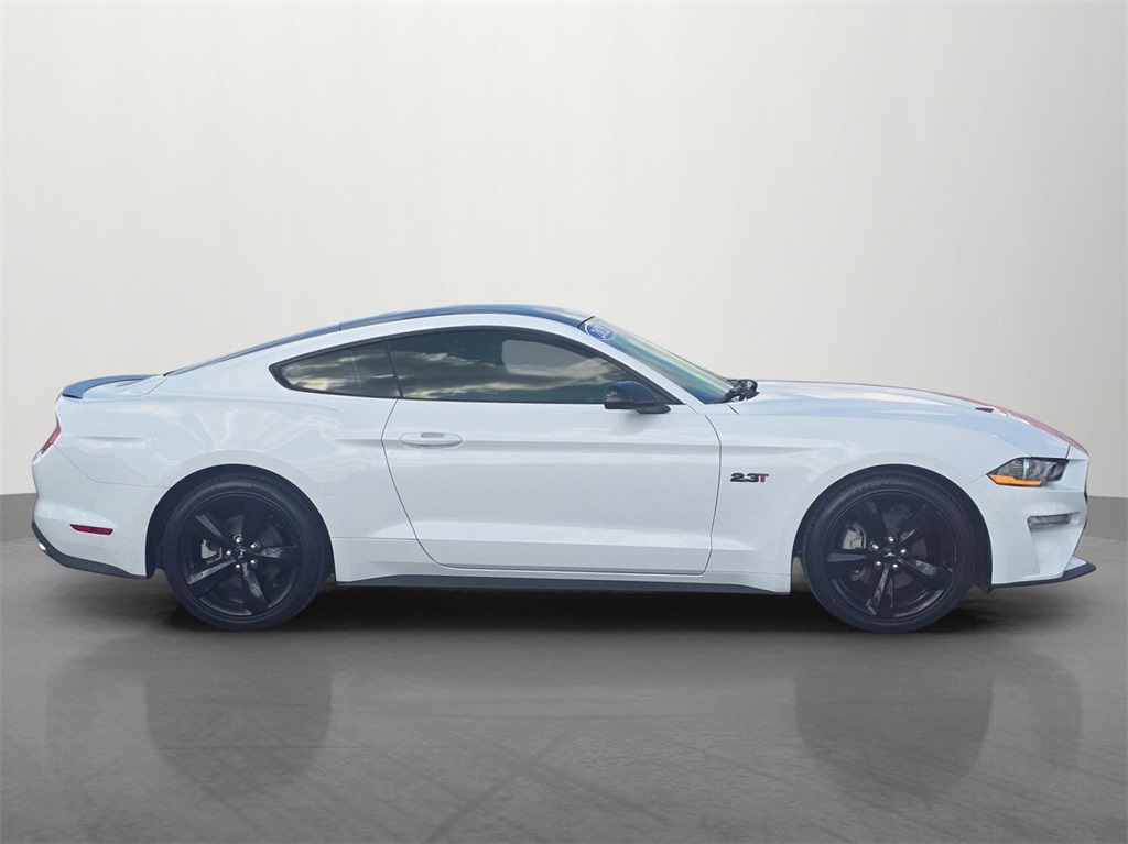 2021 Ford Mustang EcoBoost photo 4