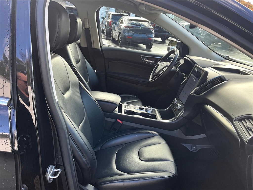 2022 Ford Edge Titanium photo 11
