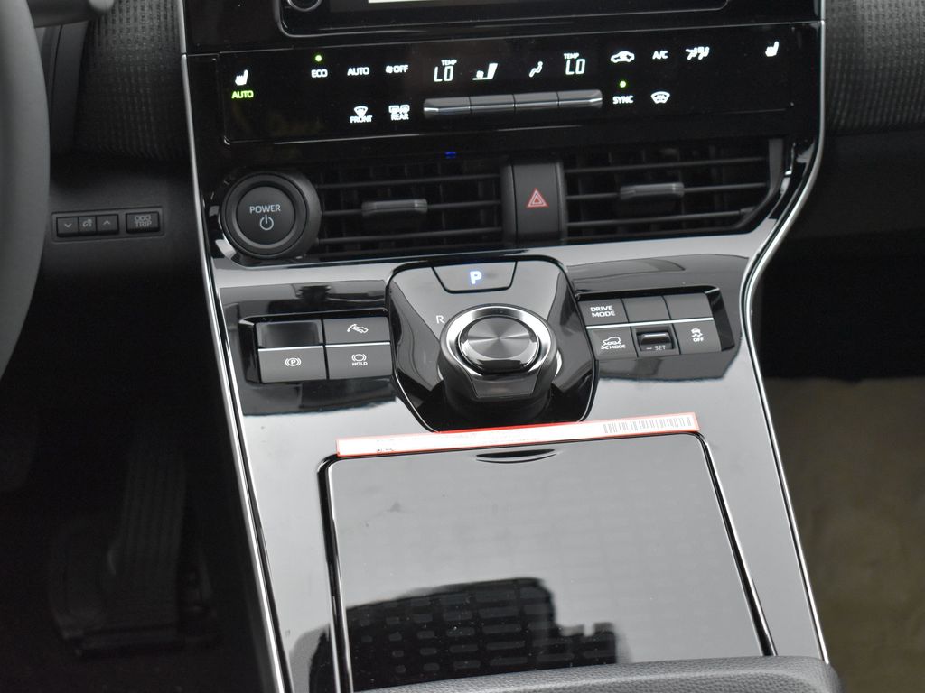 2025 Subaru Solterra Premium photo 19
