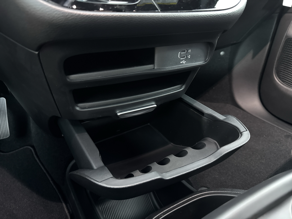 2026 Chrysler Voyager LX photo 29