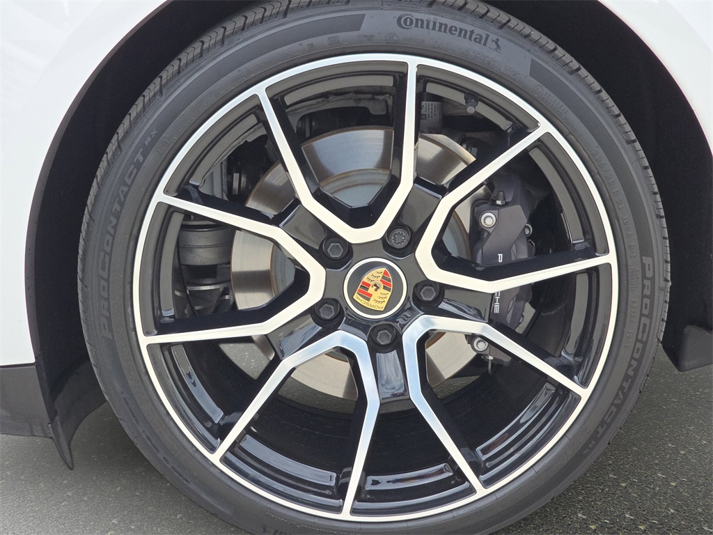 2023 Porsche Taycan Base photo 31