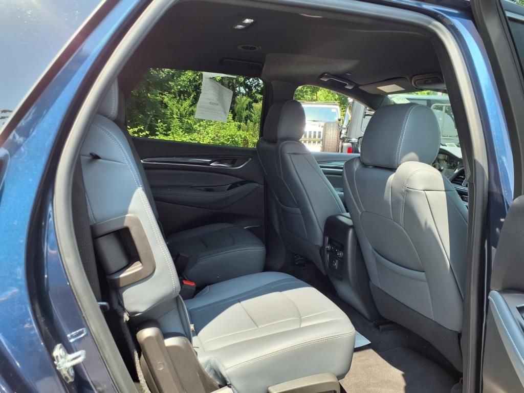 2022 Buick Enclave Essence photo 30